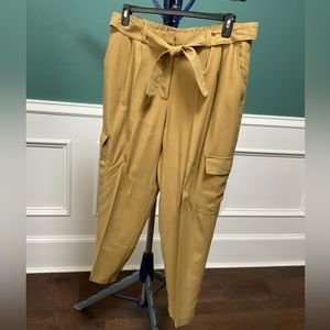 Nine West Tapered Ankle Cargo Pant Size XL. Dark yellowish Khaki